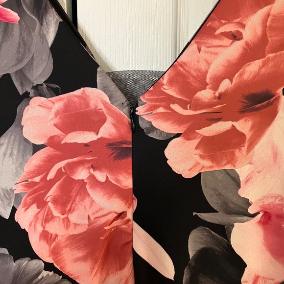 Le Chateau Floral Plunging Neck Gown - Black Floral - Picture 5 of 5